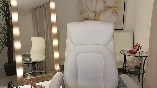 Snapshot of Beylly chatting on 03.11.25 Beylly online show from 03.11.25