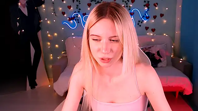 Snapshot of Sweet_Richal chatting on 03.17.25 Sweet Richal online show from 03.17.25