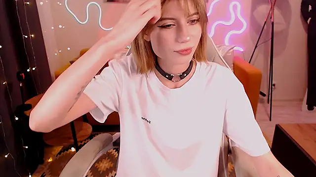 Snapshot of Sweet_Richal chatting on 10.24.25 Sweet Richal online show from 10.24.25