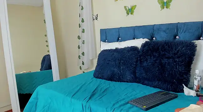 cristalwalker   online show from 03.11.25