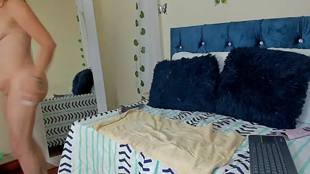 cristalwalker   online show from 03.21.25