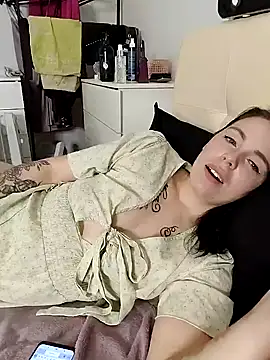 Lola Hale online show from 12.05.24