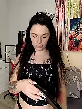 Lola Hale online show from 12.24.24
