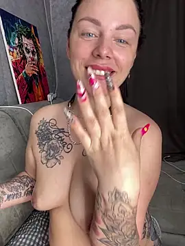Lola Hale online show from 05.23.26