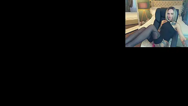Snapshot of KiraGrayy chatting on 03.18.25 KiraGrayy online show from 03.18.25