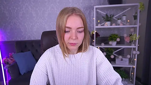 Snapshot of EmilySunshineS chatting on 09.30.25 EmilySunshineS online show from 09.30.25