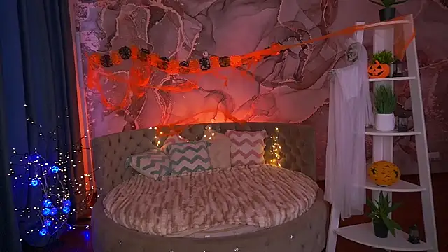 Snapshot of EmilySunshineS chatting on 10.29.25 EmilySunshineS online show from 10.29.25