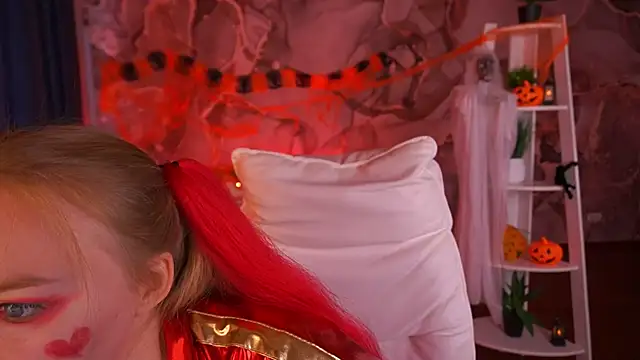 Snapshot of EmilySunshineS chatting on 10.31.25 EmilySunshineS online show from 10.31.25