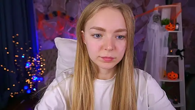 Snapshot of EmilySunshineS chatting on 11.01.25 EmilySunshineS online show from 11.01.25