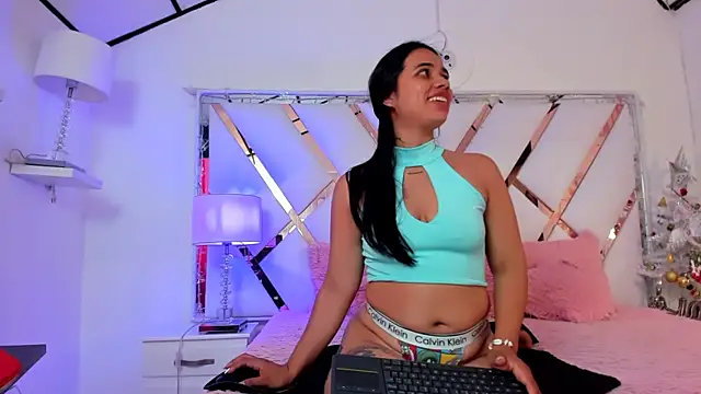 Snapshot of naughty__sara chatting on 12.30.24 naughty sara online show from 12.30.24