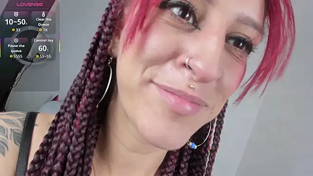 Snapshot of Sofi_F_w chatting on 10.25.25 Sofi F w online show from 10.25.25