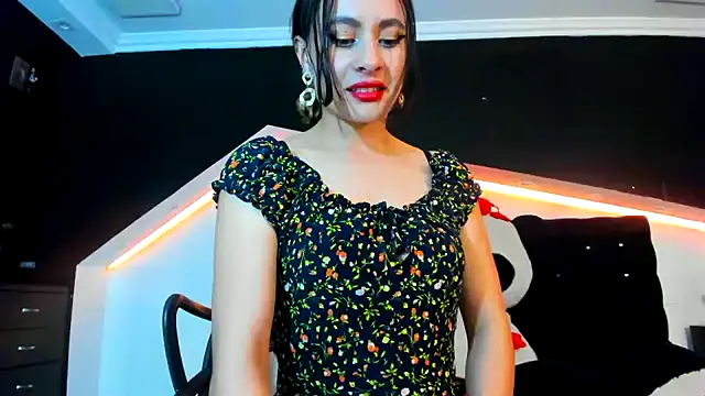 Coral Gibson online show from 01.22.25