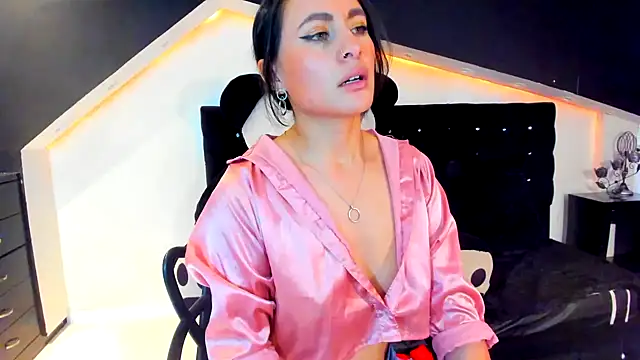 Coral Gibson online show from 01.28.25