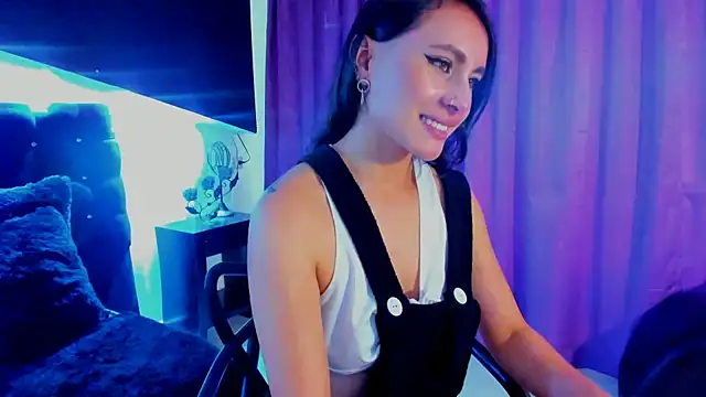 Coral Gibson online show from 01.30.25