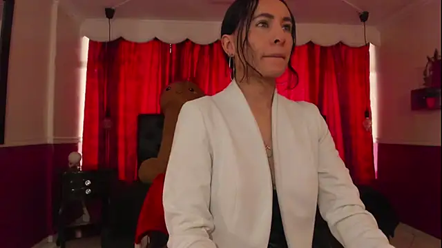 Coral Gibson online show from 09.19.25