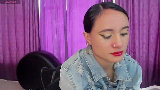 Coral Gibson online show from 10.07.25