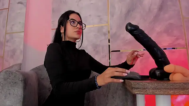 Snapshot of Ellaochoa chatting on 10.18.25 Ellaochoa online show from 10.18.25