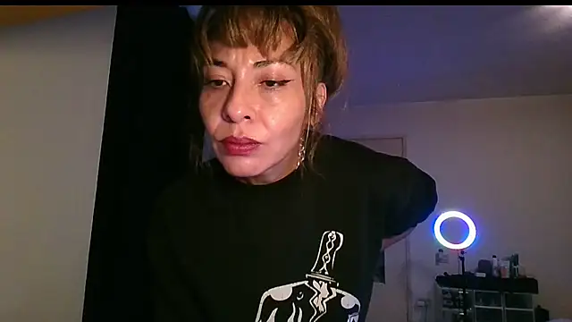 Snapshot of KarolinaReaper chatting on 09.26.25 KarolinaReaper online show from 09.26.25