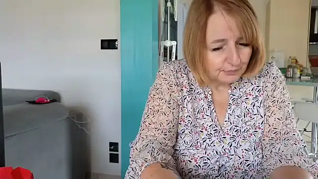 Snapshot of Sandcoq chatting on 05.19.26 Sandcoq online show from 05.19.26