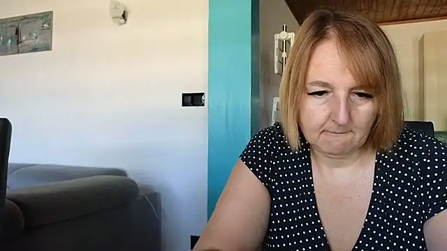 Snapshot of Sandcoq chatting on 06.24.26 Sandcoq online show from 06.24.26