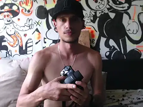 roystonee01 online show from 09.24.25