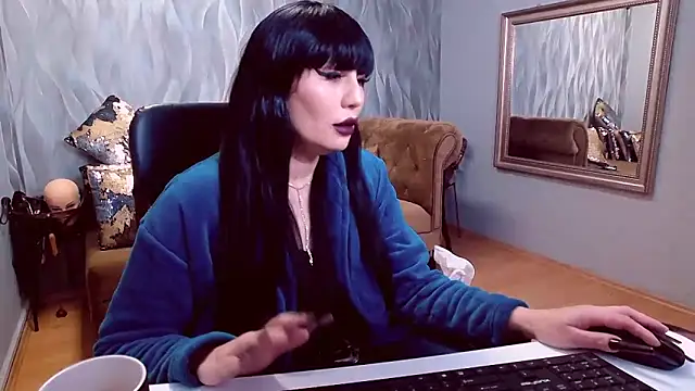 Snapshot of Sara_Poison chatting on 01.14.25 Sara Poison online show from 01.14.25