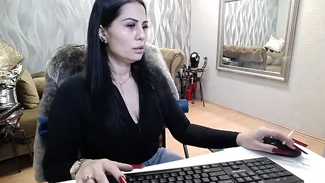 Sara Poison online show from 10.29.25