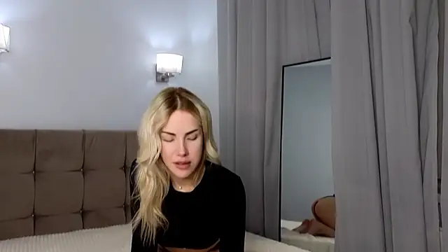 Snapshot of magnificent_angel chatting on 02.13.25 magnificent angel online show from 02.13.25