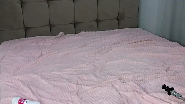 Snapshot of magnificent_angel chatting on 02.19.25 magnificent angel online show from 02.19.25