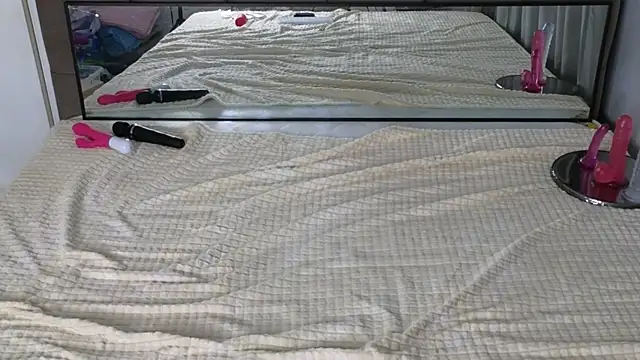 Snapshot of magnificent_angel chatting on 03.11.25 magnificent angel online show from 03.11.25