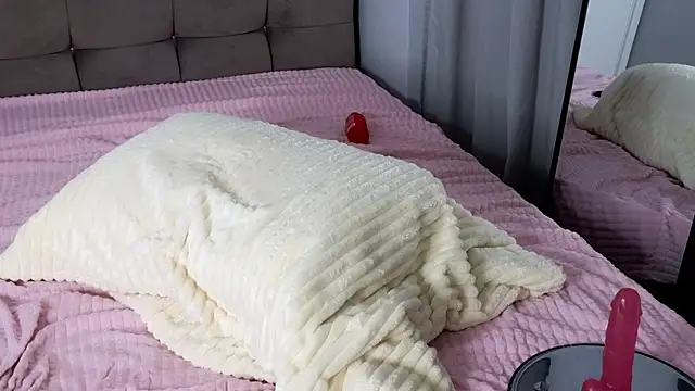 Snapshot of magnificent_angel chatting on 03.15.25 magnificent angel online show from 03.15.25