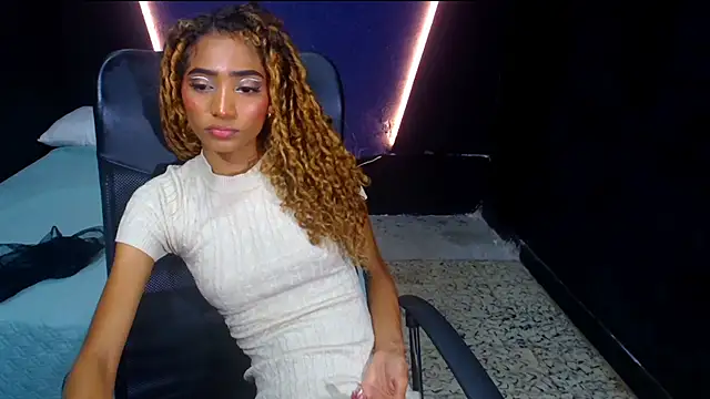 Charlotte Love10 online show from 01.26.25