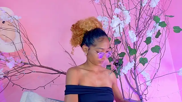 Charlotte Love10 online show from 04.05.26