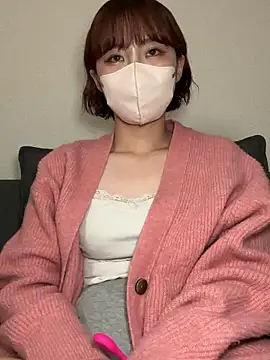 Snapshot of -x_MIU_x chatting on 06.14.26 -x MIU x online show from 06.14.26
