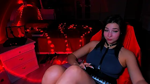 Snapshot of Beg_me_now chatting on 12.24.24 Beg me now online show from 12.24.24