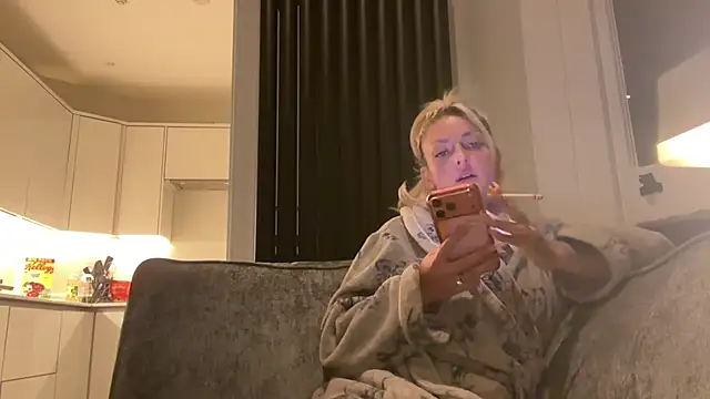 Snapshot of Leylah_Linda chatting on 02.27.26 Leylah Linda online show from 02.27.26