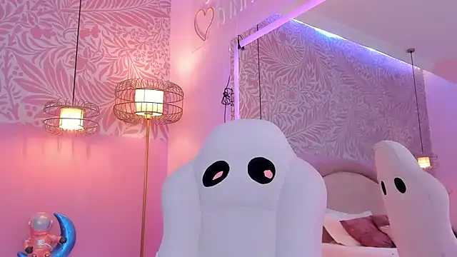 EmilyCollinss1 online show from 12.18.25