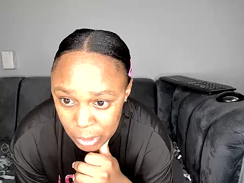 Pearl 00 online show from 11.14.25