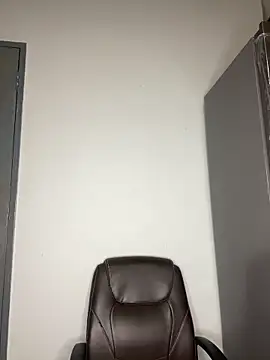 Pearl 00 online show from 12.03.25