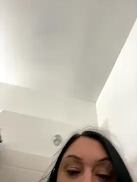 AlyssiaAmoreXO online show from 10.23.25