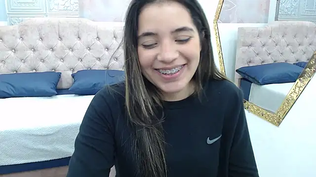 Leah Means  online show from 01.03.25