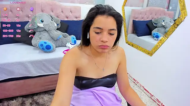 Leah Means  online show from 03.04.25