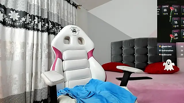 Camcrush   online show from 12.12.24