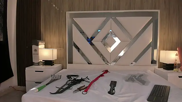 ValentinaThomas online show from 10.17.25