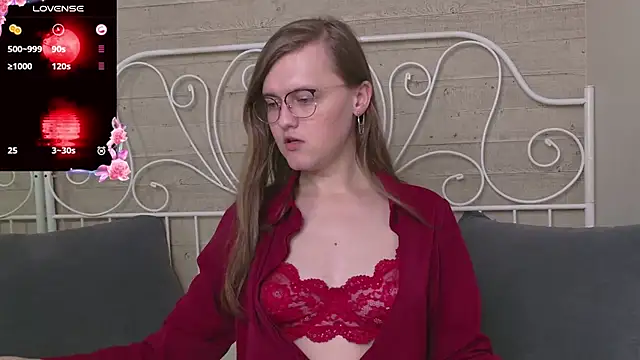 YukoFanee online show from 10.15.25