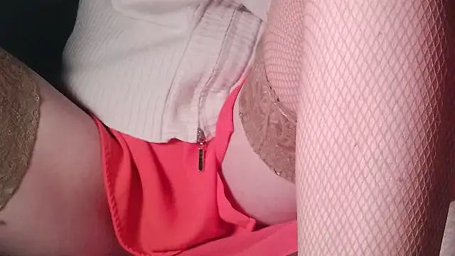 Snapshot of VeneRed chatting on 02.08.25 VeneRed online show from 02.08.25