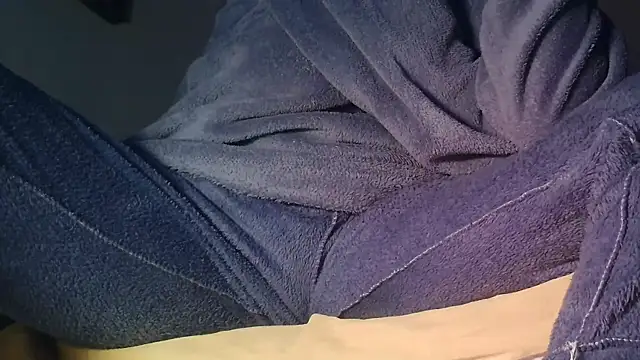 Snapshot of VeneRed chatting on 02.09.25 VeneRed online show from 02.09.25