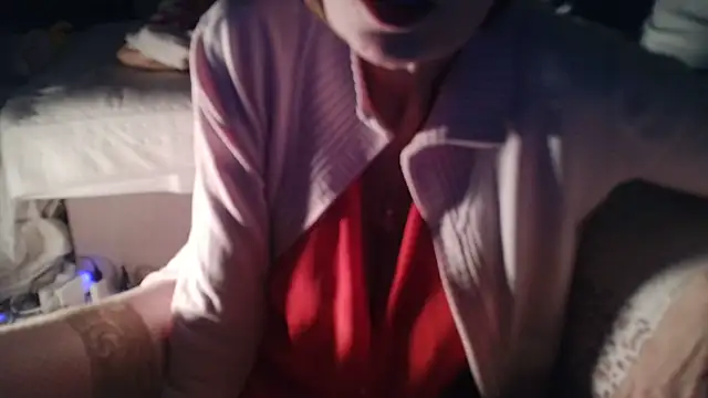 Snapshot of VeneRed chatting on 02.17.25 VeneRed online show from 02.17.25