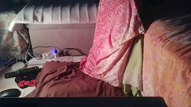 Snapshot of VeneRed chatting on 02.27.25 VeneRed online show from 02.27.25