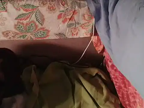 Snapshot of VeneRed chatting on 03.21.25 VeneRed online show from 03.21.25